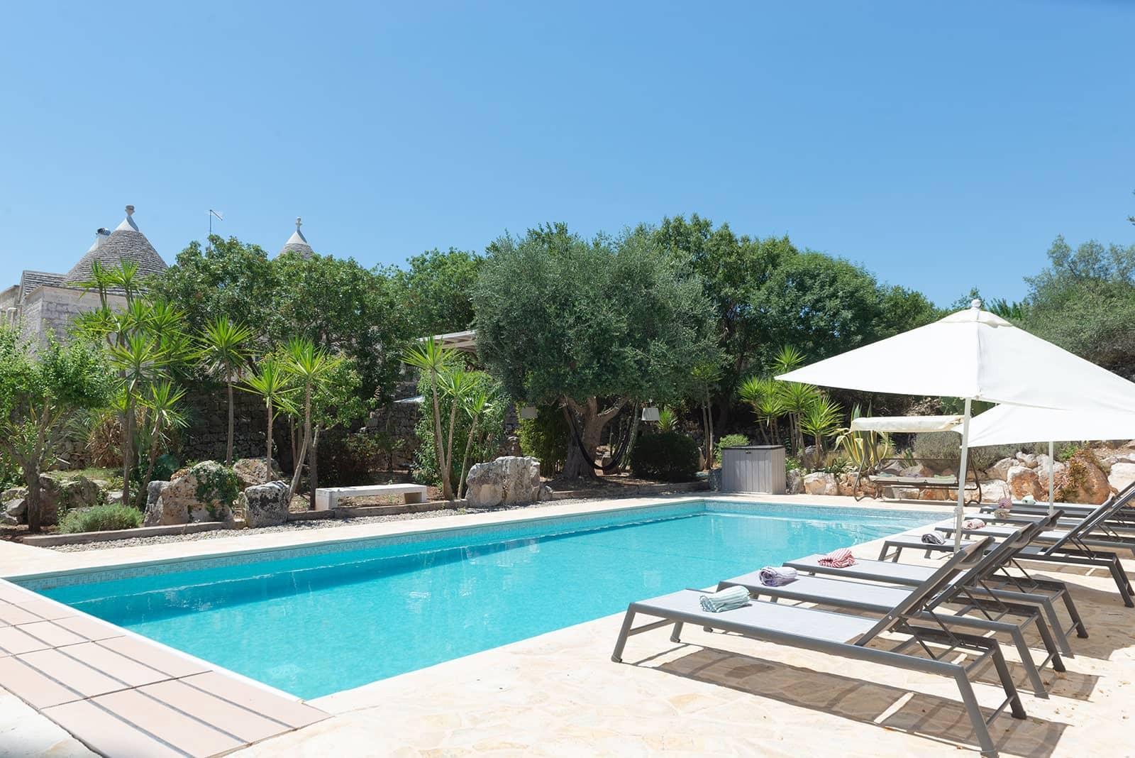 Trulli con piscina in affitto - Scorcio - La Piazzetta dei Trulli